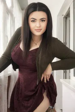 Yulia, 28