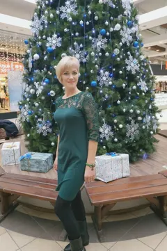 Julia, 43