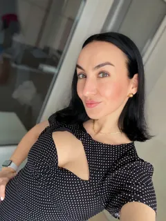 Alla, 43