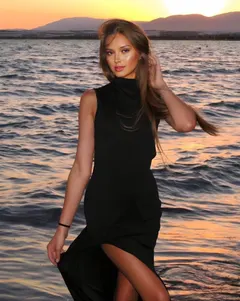 Viktoriya, 18
