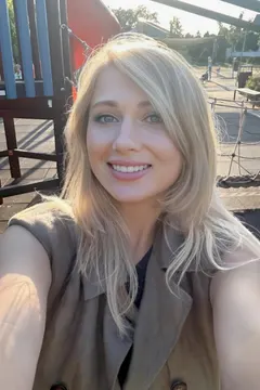 Yuliia, 39