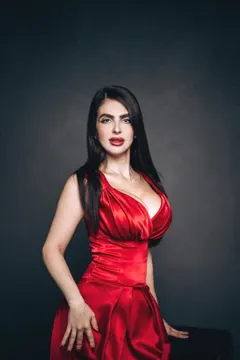 Alina, 44