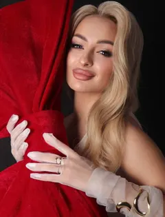 Darina, 25
