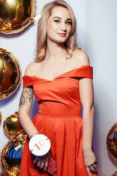 Anastasia, 27