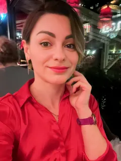Alyona, 43