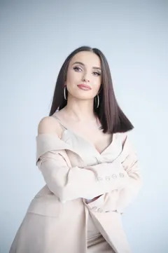 Svetlana, 40
