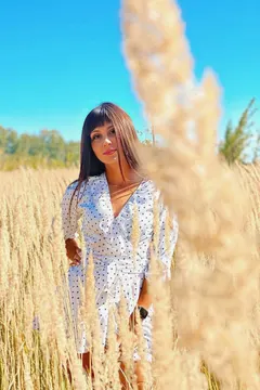 Ella, 43