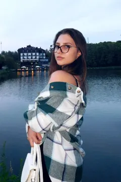 Hanna, 24