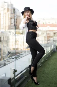 Elena, 35