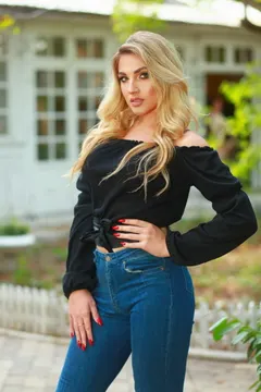 Aleksandra, 33