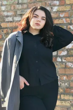 Anna, 25