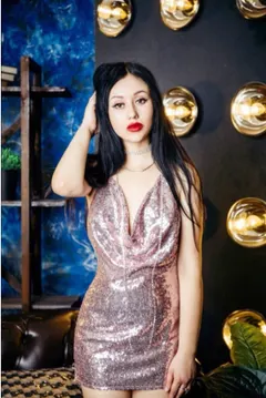 Julia, 29