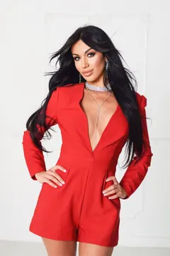 Yana, 36