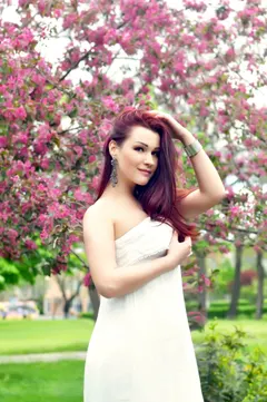 Alexandra, 33