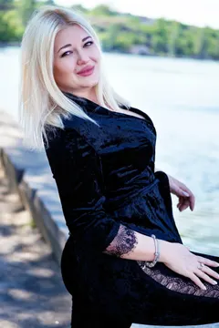 Yuliia, 41
