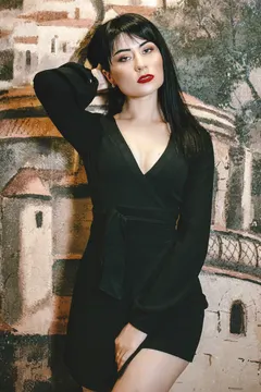 Lily, 32