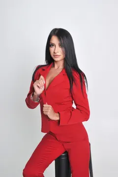 Yana, 31