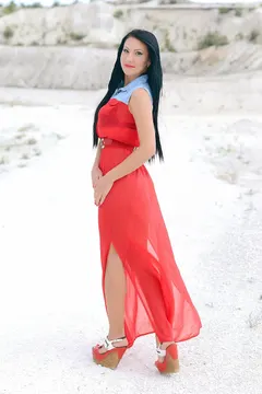 Yana, 39