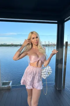 Olena, 42