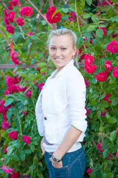 Juliya, 46