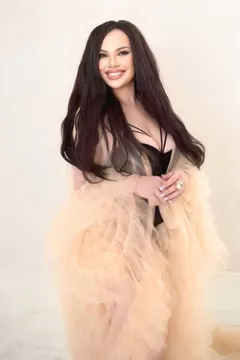 Ekaterina, 38