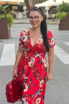 Anna, 44