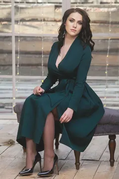 Anna, 33