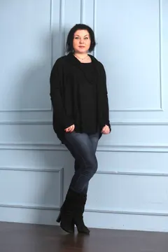 Elena, 49