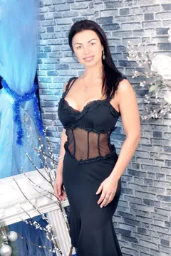 Yuliya, 50