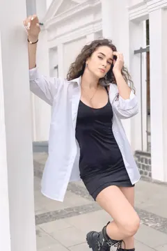 Diana, 23