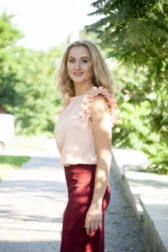 Anna, 38