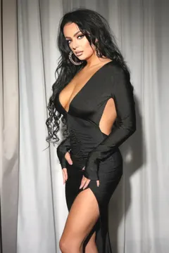 Aneta, 36
