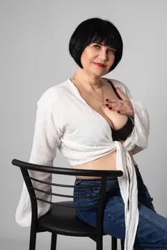 Elena, 59