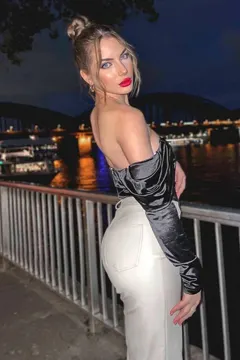 Varvara, 23