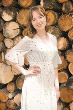 Yuliia, 24