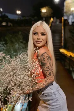 Valeria, 31