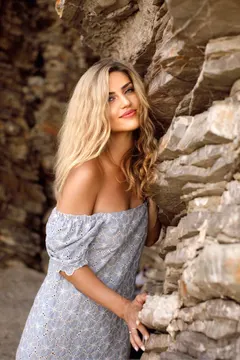 Nina, 47