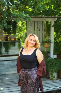 Anna, 41