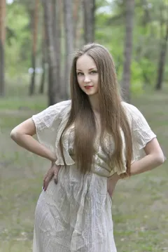 Anna, 33