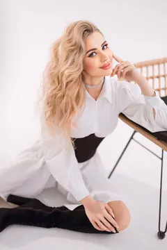 Anastasia, 33