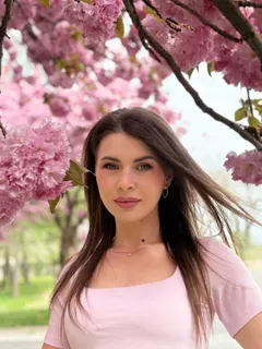 Alla, 32