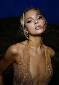 Arina, 22