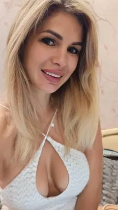 Yana, 40