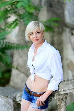 Liliya, 46