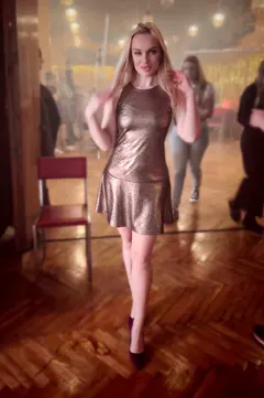 Yanina, 35