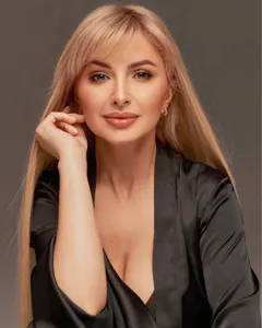 Nataliia, 44