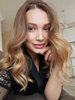 Yana, 32