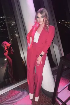 Anna, 22