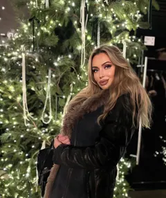 Natalia, 43