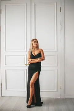 Yana, 39
